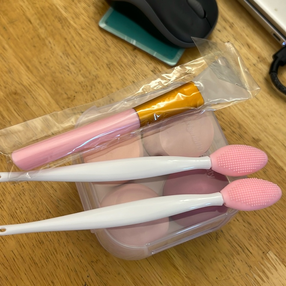 Makeup tools